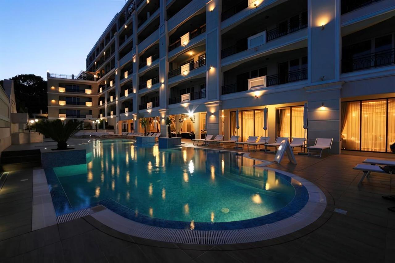 Private Apartments By The Sea With A Large Terrace In Apart Hotel! Pomorie Exterior foto